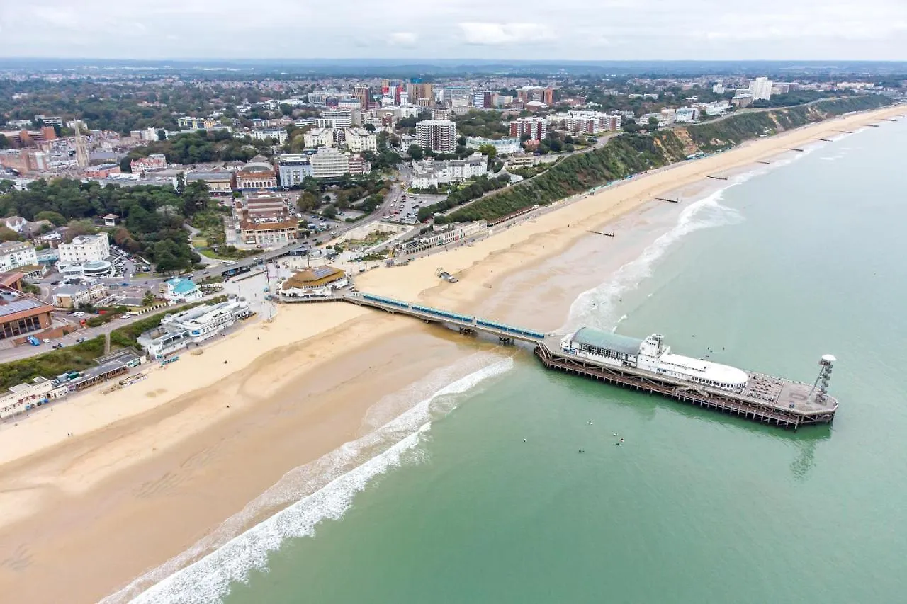 Contemporary Two Bedroom Duplex - Secluded Residence With Parking In A Prime Central Location Bournemouth 0*,  Wielka Brytania