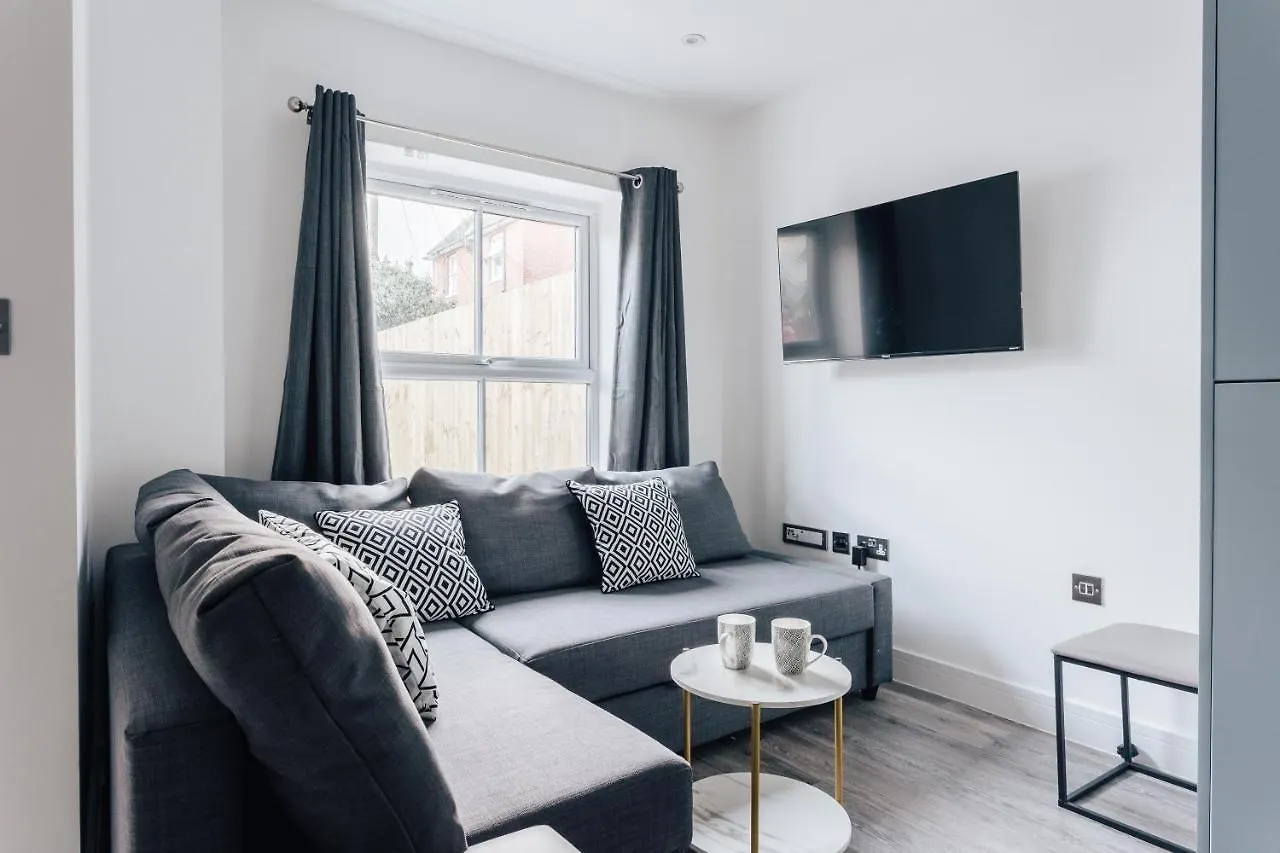 Contemporary Two Bedroom Duplex - Secluded Residence With Parking In A Prime Central Location Bournemouth Storbritannien